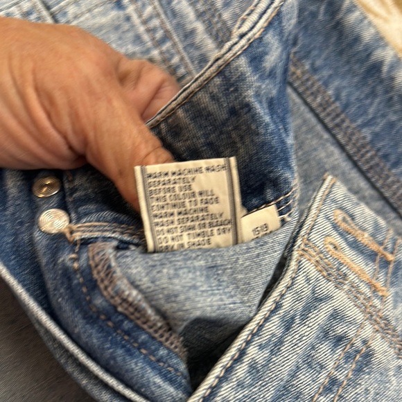 Classic Blue Jean Shorts with Comfortable Fit - Picture 3 of 8